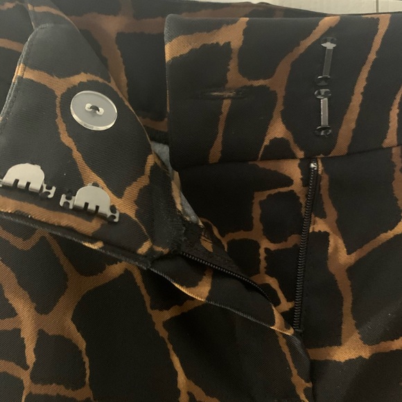 Kasper Animal Print Trousers 🔥 - Picture 4 of 5
